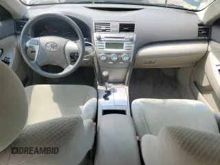 2008 Toyota Camry LE z VIN 4T1BE46KX8U752508, wystawiony jako Copart lot #59960155 z przebiegiem 123 083 mil mil oraz Czysty tytuł • Clean title. Historia ofert i sprzedaży dostępna na DreamBid. Obrazek 8.
