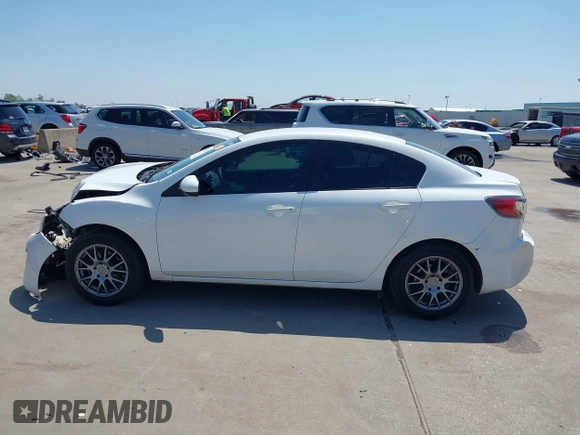 2013 Mazda Mazda3 i Sport with VIN JM1BL1U71D1701482, listed as a IAAI auction lot 41983133 with 110,966 mi miles. Bid and sale history available at carsss.com. Image 15.