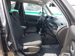 2018 Jeep Renegade Latitude с VIN ZACCJBBB3JPG94814, выставлен на аукционе IAAI как лот 42059415 с пробегом 73 177 миль миль и . История ставок и продаж доступна на DreamBid. Изображение 5.