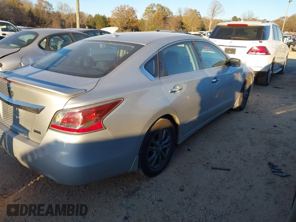 2015 Nissan Altima 2.5 SV with VIN 1N4AL3AP2FC591938, listed as a IAAI auction lot 41023604 with 132,988 mi miles. Bid and sale history available at carsss.com. Image 4.
