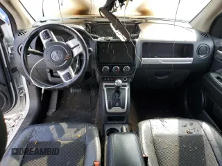 2016 Jeep Compass Latitude z VIN 1C4NJDEB6GD594486, wystawiony jako Copart lot #53440825 z przebiegiem Nie podano mil oraz Szkoda całkowita • Salvage title. Historia ofert i sprzedaży dostępna na DreamBid. Obrazek 8.