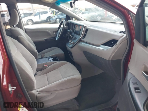 2017 Toyota Sienna LE Auto Access Seat с VIN 5TDKZ3DCXHS819305, выставлен на аукционе IAAI как лот 42284317 с пробегом 120 595 миль миль и . История ставок и продаж доступна на DreamBid. Изображение 5.