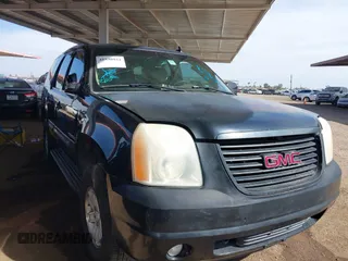 2008 GMC Yukon SLT w/4SB with VIN 1GKFC13078R107660, listed as a IAAI auction lot 41530944 with 229,929 mi miles. Bid and sale history available at carsss.com. Image 1.