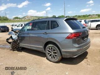2021 Volkswagen Tiguan SE z VIN 3VV2B7AX3MM032467, wystawiony jako Copart lot #59904945 z przebiegiem Nie podano mil oraz Szkoda całkowita • Salvage title. Historia ofert i sprzedaży dostępna na DreamBid. Obrazek 2.