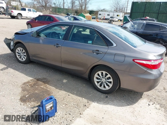 2015 Toyota Camry XLE with VIN 4T4BF1FKXFR465183, listed as a IAAI auction lot 41994681 with 113,891 mi miles and . Bid and sale history available at carsss.com. Image 3.