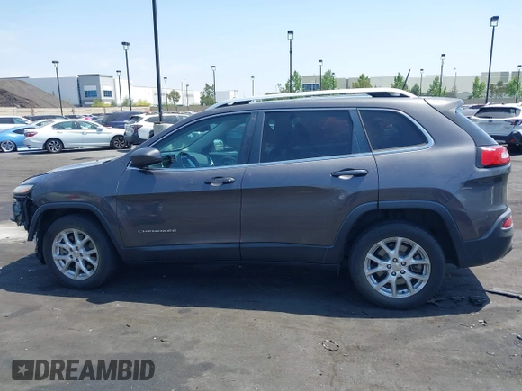 2018 Jeep Cherokee Latitude Plus с VIN 1C4PJLLX0JD523874, выставлен на аукционе IAAI как лот 42374894 с пробегом 77 086 миль миль и . История ставок и продаж доступна на DreamBid. Изображение 15.