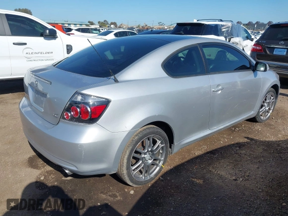 2010 Scion tC z VIN JTKDE3B75A0321993, wystawiony jako IAAI lot #41956324 z przebiegiem 135 852 mil mil oraz . Historia ofert i sprzedaży dostępna na DreamBid. Obrazek 4.