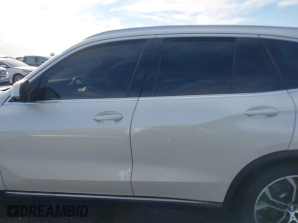 2022 BMW X5 sDrive40i with VIN 5UXCR4C05N9J18410, listed as a IAAI auction lot 41638894 with 42,971 mi miles. Bid and sale history available at carsss.com. Image 15.