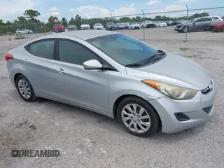 2013 Hyundai Elantra GLS z VIN 5NPDH4AEXDH187512, wystawiony jako IAAI lot #42360040 z przebiegiem 200 441 mil mil oraz . Historia ofert i sprzedaży dostępna na DreamBid. Obrazek 1.
