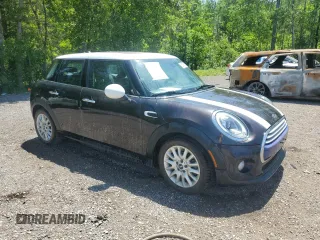2015 MINI Hardtop 4 Door z VIN WMWXS5C53FT833759, wystawiony jako Copart lot #62146775 z przebiegiem Nie podano mil oraz Czysty tytuł • Clean title. Historia ofert i sprzedaży dostępna na DreamBid. Obrazek 4.