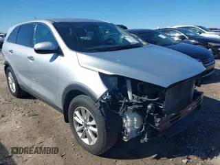 2020 Kia Sorento LX with VIN 5XYPG4A33LG664852, listed as a IAAI auction lot 41739019 with 110,424 mi miles. Bid and sale history available at carsss.com. Image 1.