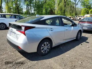 2019 Toyota Prius LE with VIN JTDL9RFU7K3002024, listed as a Copart auction lot 56579145 with 18,019 mi miles and Salvage Title. Bid and sale history available at DreamBid. Image 3.