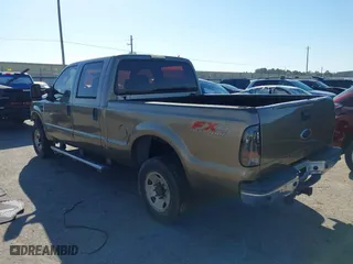 2004 Ford Super Duty F-250 XL with VIN 1FTNW21P74EA03546, listed as a IAAI auction lot 41745748 with 311,633 mi miles. Bid and sale history available at carsss.com. Image 3.