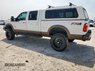 2015 Ford F-250 Lariat z VIN 1FT7W2BT5FED51952, wystawiony jako Copart lot #57121025 z przebiegiem 174 811 mil mil oraz Szkoda całkowita • Salvage title. Historia ofert i sprzedaży dostępna na DreamBid. Obrazek 2.
