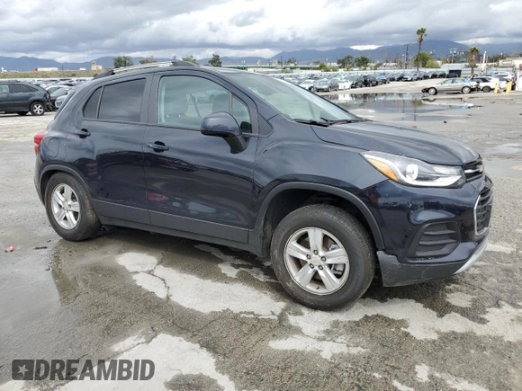 2022 Chevrolet Trax LT with VIN KL7CJPSM2NB568066, listed as a Copart auction lot 48256035 with 25,806 mi miles and Salvage Title. Bid and sale history available at carsss.com. Image 4.
