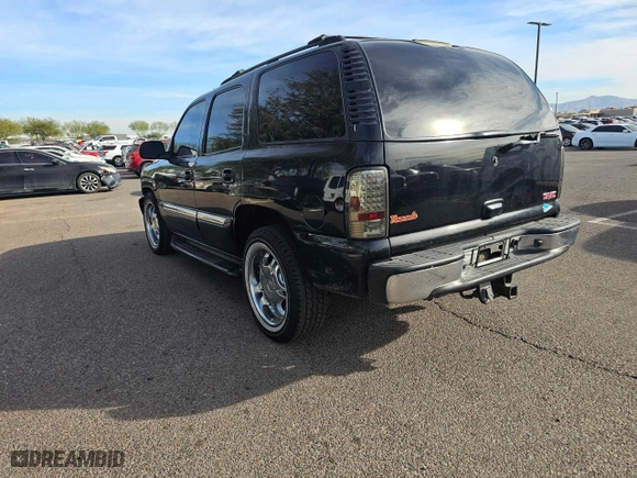 2002 GMC Yukon SLT with VIN 1GKEC13T22R316561, listed as a Copart auction lot 89024935 with 235,402 mi miles and Clean Title. Bid and sale history available at carsss.com. Image 3.