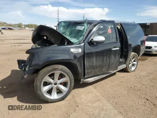 2008 Chevrolet Suburban LTZ z VIN 3GNFK16308G204064, wystawiony jako Copart lot #54522915 z przebiegiem Nie podano mil oraz Szkoda całkowita • Salvage title. Historia ofert i sprzedaży dostępna na DreamBid. Obrazek 1.
