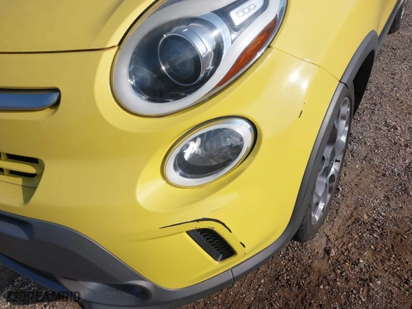 2014 FIAT 500L Trekking with VIN ZFBCFADH7EZ022679, listed as a IAAI auction lot 42053114 with 73,742 mi miles. Bid and sale history available at carsss.com. Image 12.