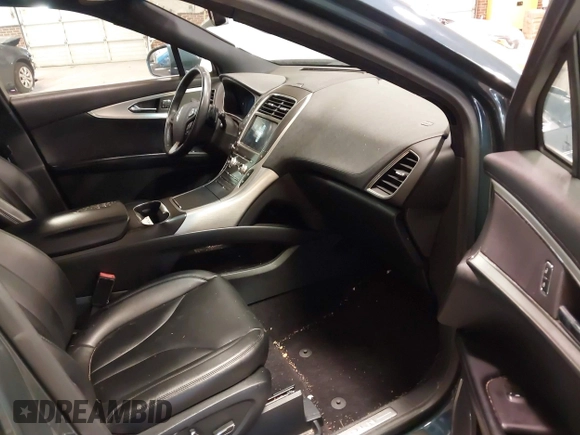 2016 Lincoln MKX Premiere with VIN 2LMTJ6JR3GBL51522, listed as a IAAI auction lot 41625838 with 161,271 mi miles. Bid and sale history available at carsss.com. Image 5.