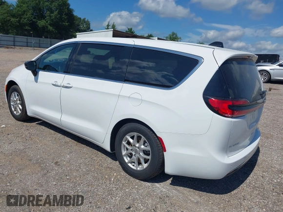 2025 Chrysler Pacifica Select with VIN 2C4RC1BG7SR509591, listed as a IAAI auction lot 42533235 with 19,520 mi miles and . Bid and sale history available at DreamBid. Image 3.