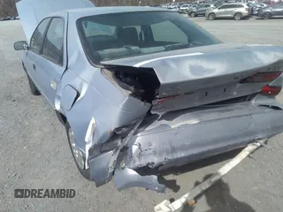 1997 Toyota Camry LE z VIN 4T1BG22K8VU108750, wystawiony jako IAAI lot #41706625 z przebiegiem 296 386 mil mil oraz . Historia ofert i sprzedaży dostępna na DreamBid. Obrazek 6.