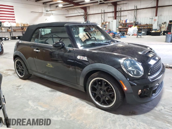 2012 MINI Convertible S z VIN WMWZP3C52CT250657, wystawiony jako Copart lot #83876114 z przebiegiem 18 511 mil mil oraz Szkoda całkowita • Salvage title. Historia ofert i sprzedaży dostępna na DreamBid. Obrazek 4.