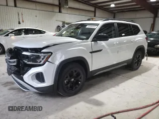 2024 Volkswagen Atlas Peak Edition SEL with VIN 1V2GR2CA7RC564002, listed as a Copart auction lot 85509344 with 111 mi miles and Salvage title. Bid and sale history available at DreamBid. Image 1.