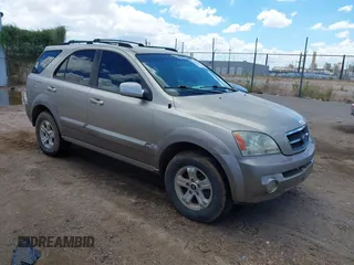 2004 Kia Sorento LX z VIN KNDJD733445286113, wystawiony jako IAAI lot #42365539 z przebiegiem 179 013 mil mil oraz . Historia ofert i sprzedaży dostępna na DreamBid. Obrazek 1.