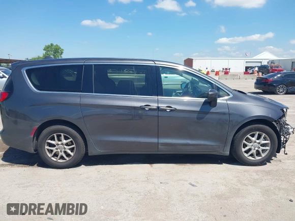 2020 Chrysler Voyager LX z VIN 2C4RC1CG2LR131258, wystawiony jako IAAI lot #42237185 z przebiegiem 138 945 mil mil oraz . Historia ofert i sprzedaży dostępna na DreamBid. Obrazek 14.
