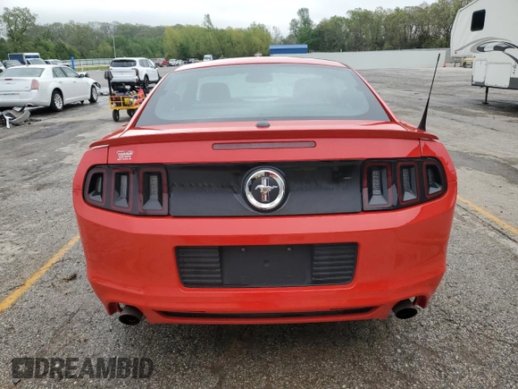 2013 Ford Mustang V6 z VIN 1ZVBP8AM1D5223156, wystawiony jako Copart lot #54687355 z przebiegiem 134 447 mil mil oraz Szkoda całkowita • Salvage title. Historia ofert i sprzedaży dostępna na DreamBid. Obrazek 6.