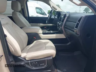 2018 Ford Expedition Platinum with VIN 1FMJU1MT6JEA33748, listed as a IAAI auction lot 42144346 with 188,585 mi miles. Bid and sale history available at carsss.com. Image 5.