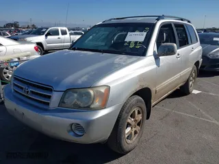 2002 Toyota Highlander with VIN JTEGF21A120061372, listed as a IAAI auction lot 41755320 with 206,256 mi miles. Bid and sale history available at carsss.com. Image 2.