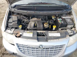 2001 Chrysler Voyager with VIN 1C4GJ25B51B278139, listed as a IAAI auction lot 41747571 with 84,688 mi miles. Bid and sale history available at carsss.com. Image 10.