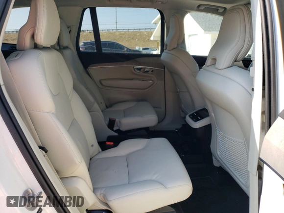 2024 Volvo XC90 Plus Bright Theme z VIN YV4062JE4R1154350, wystawiony jako Copart lot #47663595 z przebiegiem 21 626 mil mil oraz Szkoda całkowita • Salvage title. Historia ofert i sprzedaży dostępna na DreamBid. Obrazek 11.