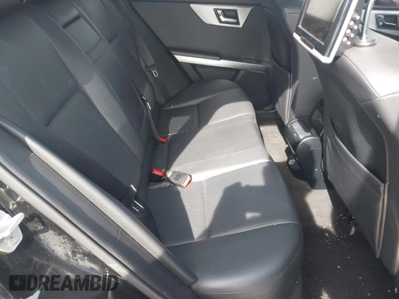 2010 Mercedes-Benz GLK 350 with VIN WDCGG8HB5AF285415, listed as a IAAI auction lot 42188423 with 105,047 mi miles and . Bid and sale history available at DreamBid. Image 8.