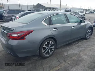 2017 Nissan Altima SL z VIN 1N4AL3AP2HC498095, wystawiony jako IAAI lot #42453384 z przebiegiem 138 736 mil mil oraz . Historia ofert i sprzedaży dostępna na DreamBid. Obrazek 4.