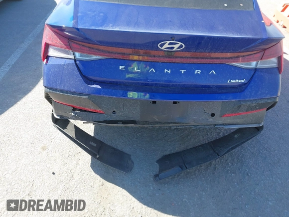2024 Hyundai Elantra Limited z VIN KMHLP4DG1RU707164, wystawiony jako IAAI lot #41694469 z przebiegiem 11 298 mil mil oraz . Historia ofert i sprzedaży dostępna na DreamBid. Obrazek 18.