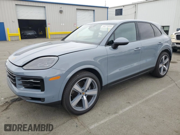 2024 Porsche Cayenne z VIN WP1AA2AY3RDA11208, wystawiony jako Copart lot #54371815 z przebiegiem 7 282 mil mil oraz Szkoda całkowita • Salvage title. Historia ofert i sprzedaży dostępna na DreamBid. Obrazek 1.