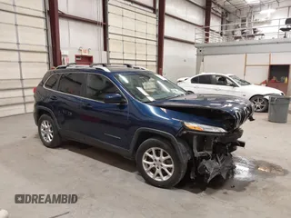 2018 Jeep Cherokee Latitude Plus z VIN 1C4PJMLB0JD612922, wystawiony jako IAAI lot #42581594 z przebiegiem 137 793 mil mil oraz . Historia ofert i sprzedaży dostępna na DreamBid. Obrazek 1.