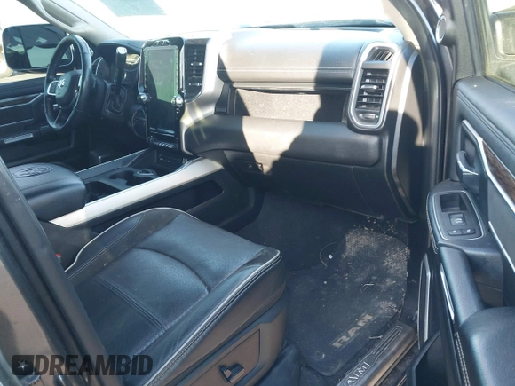 2019 Ram 2500 Laramie with VIN 3C6UR5FL5KG546188, listed as a IAAI auction lot 41361194 with 100,639 mi miles. Bid and sale history available at carsss.com. Image 5.