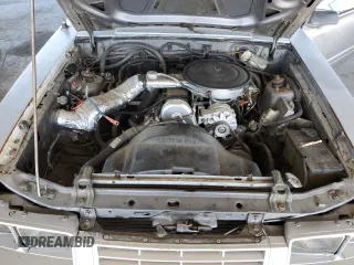 1983 Ford Mustang z VIN 1FABP26A1DF176922, wystawiony jako Copart lot #46378435 z przebiegiem 63 106 mil mil oraz Czysty tytuł • Clean title. Historia ofert i sprzedaży dostępna na DreamBid. Obrazek 11.