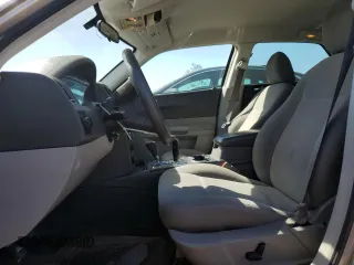 2008 Chrysler 300 LX z VIN 2C3KA43R68H177221, wystawiony jako Copart lot #56541605 z przebiegiem 141 637 mil mil oraz Szkoda całkowita • Salvage title. Historia ofert i sprzedaży dostępna na DreamBid. Obrazek 7.