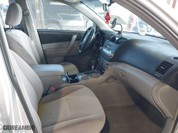 2009 Toyota Highlander with VIN JTEES41AX92141184, listed as a IAAI auction lot 41397140 with 263,056 mi miles. Bid and sale history available at carsss.com. Image 5.