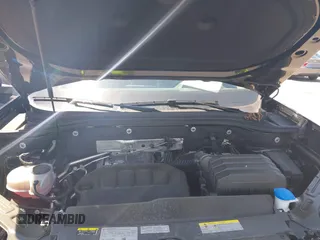 2024 Volkswagen Atlas SE z VIN 1V2JR2CA1RC529185, wystawiony jako IAAI lot #42201837 z przebiegiem 17 919 mil mil oraz . Historia ofert i sprzedaży dostępna na DreamBid. Obrazek 10.