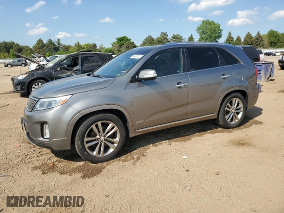 2014 Kia Sorento SX Limited z VIN 5XYKWDA77EG542661, wystawiony jako Copart lot #56428575 z przebiegiem 141 416 mil mil oraz Szkoda całkowita • Salvage title. Historia ofert i sprzedaży dostępna na DreamBid. Obrazek 1.