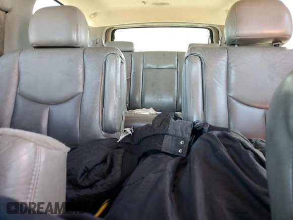 2006 GMC Yukon XL with VIN 1GKFK66U36J134459, listed as a Copart auction lot 55802165 with 277,366 mi miles and Salvage title. Bid and sale history available at DreamBid. Image 10.