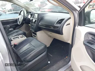 2014 Chrysler Town & Country Touring z VIN 2C4RC1BG0ER292356, wystawiony jako IAAI lot #41417343 z przebiegiem 192 109 mil mil oraz . Historia ofert i sprzedaży dostępna na DreamBid. Obrazek 5.