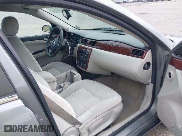 2008 Chevrolet Impala LS z VIN 2G1WB58K081266151, wystawiony jako IAAI lot #41824533 z przebiegiem 151 039 mil mil oraz . Historia ofert i sprzedaży dostępna na DreamBid. Obrazek 5.