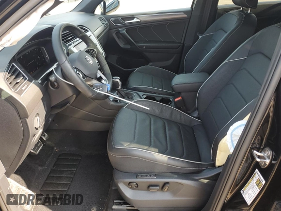 2024 Volkswagen Tiguan SEL R-Line с VIN 3VV4B7AX9RM169462, выставлен на аукционе Copart как лот 59435985 с пробегом 11 321 миль миль и Списание • Salvage title. История ставок и продаж доступна на DreamBid. Изображение 7.
