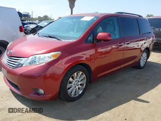 2012 Toyota Sienna XLE AAS with VIN 5TDYK3DC4CS193516, listed as a IAAI auction lot 42188284 with 239,034 mi miles. Bid and sale history available at carsss.com. Image 17.